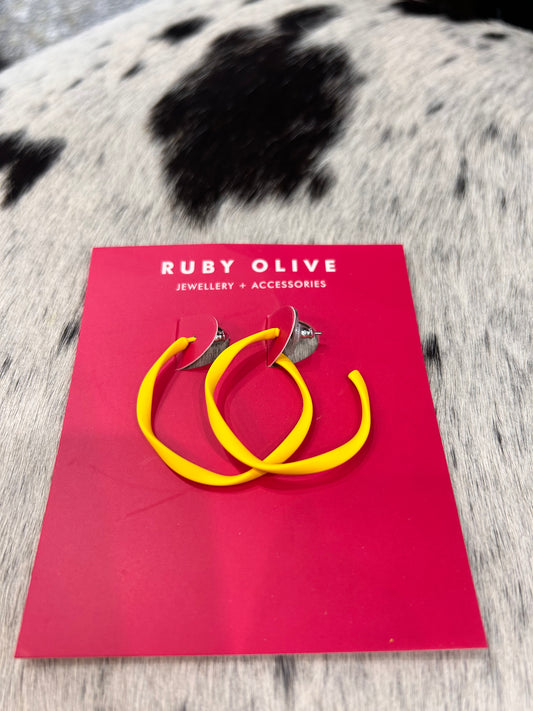 Ruby Olive Earings Medium