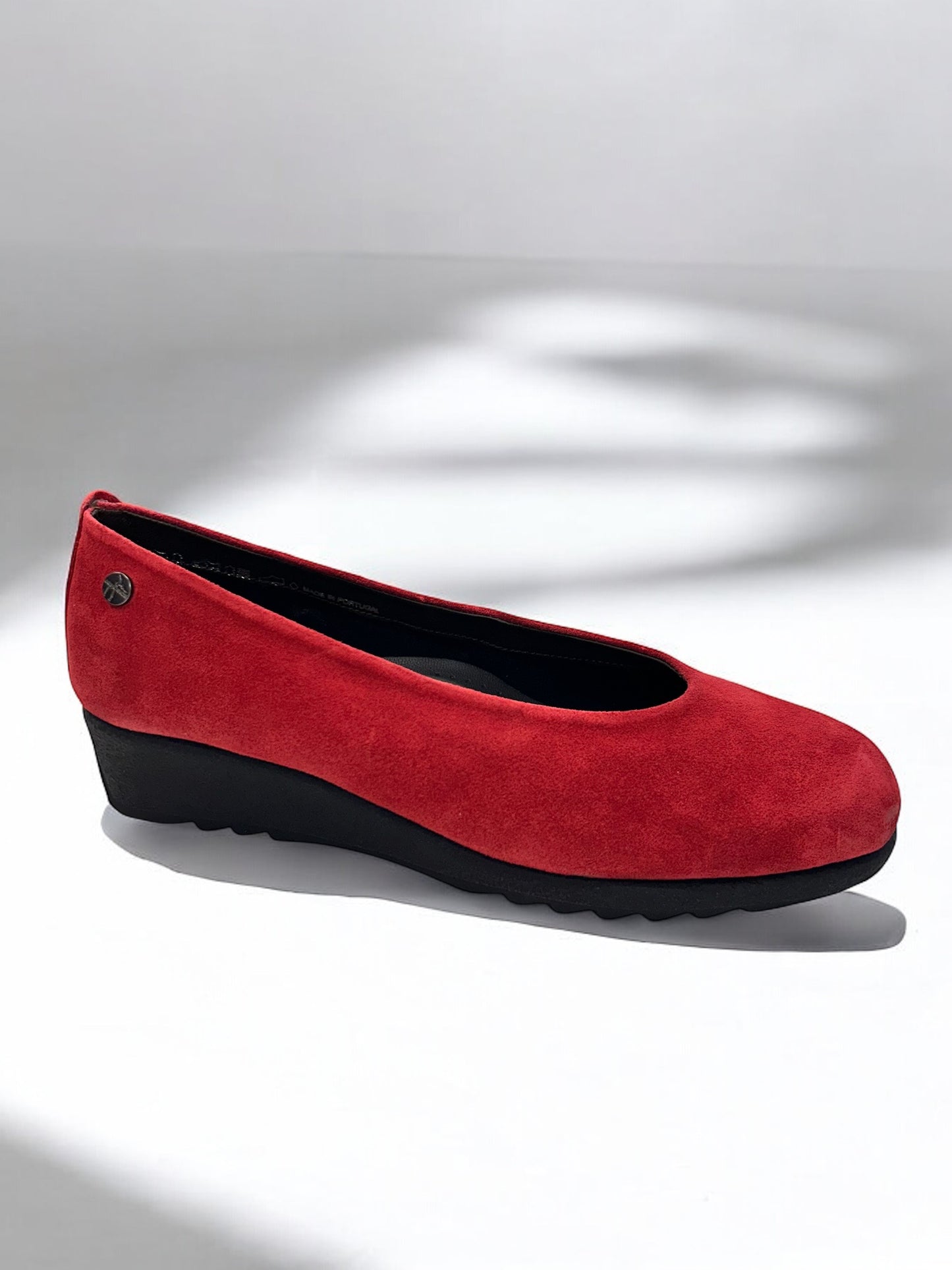 Lockheed Suede